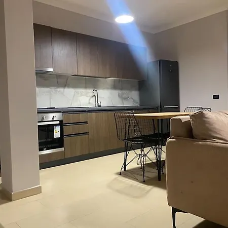 Center Apartment *